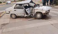 Afyonkarahisar'da korkutan kaza: Kamyonet otomobille çarpıştı, yaralılar var!