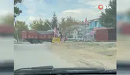Afyonkarahisar’da faciadan dönüldü! Kamyon sürücüsü son anda kurtuldu