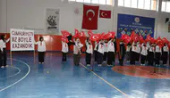 İscehisar’da 29 Ekim heyecanı: Başarılı öğrencilere ödülleri verildi