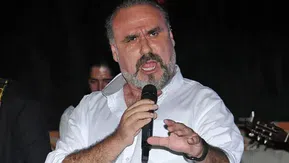 Ünlü Tenor Hakan Aysev Kimdir, Kaç Yaşında ve Kaç Kez Evlendi? İşte 7 Evlilik Yapan Hakan Aysev'in Hayatı ve Eşleri!