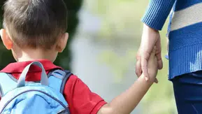 Okula Uyum Sürecinde Ailelere Kritik Uyarı! Bunu Sakın Yapmayın!