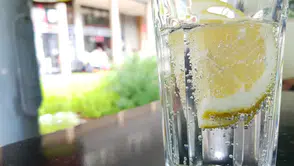 UZMANLARDAN YAZ UYARISI! BU İÇECEKLER SUSUZLUĞU ARTIRIYOR