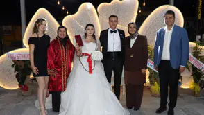 İhsaniye’de genç çift dünyaevine girdi: Başkan Kılınçarslan nikahı kıydı