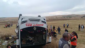 Afyon’da İşçileri Taşıyan Belediye Otobüsü Takla Attı! Ölü ve Yaralılar Var