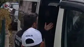 Polisin "dur" ihtarına uymayan servis şoförü aracı ve engelli çocukları bırakıp kaçtı!