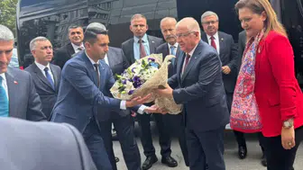 Milli Savunma Bakanı Yaşar Güler Afyonkarahisar Belediyesi'ni ziyaret etti