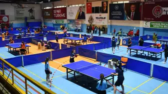Afyonkarahisar’da masa tenisi heyecanı: 150 sporcu Türkiye Şampiyonası hedefiyle yarışıyor