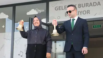 İscehisar’da ilk ders zili çaldı: Başkan Kılınçarslan öğrencilerin heyecanına ortak oldu