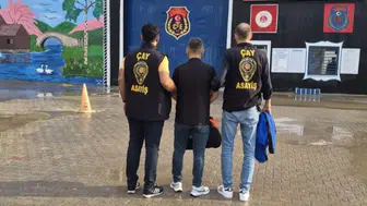 Afyonkarahisar’da 20 yıl 13 gün hapis cezasıyla aranan şahıs yakalandı