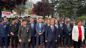 Afyonkarahisar’da Gaziler Günü töreni: Atatürk Anıtı’na çelenk bırakıldı
