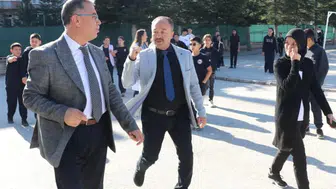 Müdür Altınkaynak’tan 125. Yıl Ortaokuluna ziyaret