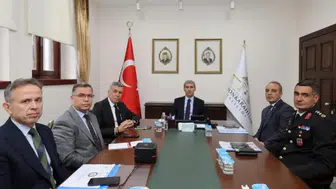 Vali Aktaş okul güvenliği toplantısına katıldı
