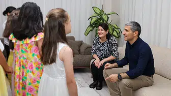 Vali Naci Aktaş’tan çocuk evlerine ziyaret! Doğum günü sevincine ortak oldu