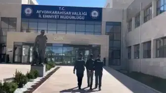 12 yıl 6 ay cezası vardı: Afyonkarahisar’da aranan şahıs yakayı ele verdi!