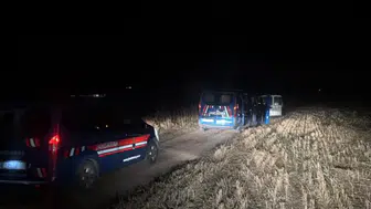 Afyon’da tarlada suçüstü! 250 kilo soğanı çalarken yakalandılar
