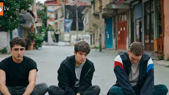 Altı Üstü İstanbul bu akşam var mı, yeni bölüm ne zaman? Emir ve Uzay öldü mü? 16. bölümde büyük ters köşe!