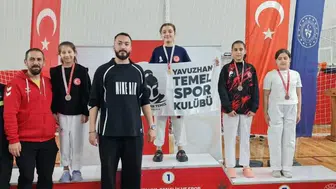 Afyonkarahisar’ın Genç Taekwondo Sporcuları Nuray Can ve Havva Nisa Sarı’dan Gümüş Madalya