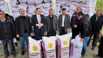 Çay’da Buğday Üreticilerine Yüzde 50 Hibeli Destek: 200 Üreticiye 56 Ton Buğday Tohumu Dağıtıldı