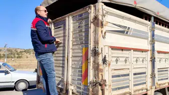 Dazkırı’da canlı hayvan taşıyan araçlar denetlendi