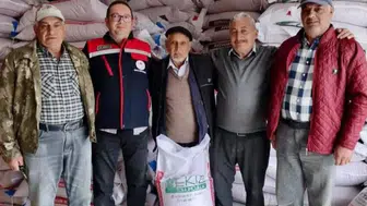 Bayat’ta 25 üreticiye tohum desteği: 4,4 ton buğday tohumu dağıtıldı