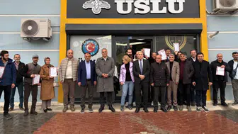 Afyonkarahisar’da ev hayalleri gerçek oldu: 2+1 ve 3+1 dairelerin tapuları teslim edildi