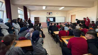 Afyonkarahisar’da öğrenci ve velilere siber güvenlik eğitimi verildi