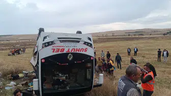 Afyon’da İşçileri Taşıyan Belediye Otobüsü Takla Attı! Ölü ve Yaralılar Var