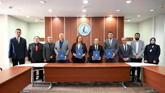AKÜ ve belediyeden ortak adım: Sahipsiz hayvanlar için protokol imzalandı