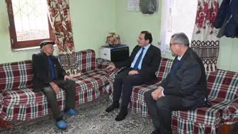 Çay’da yaşlı vatandaşlara anlamlı ziyaret: Kaymakam Türker hayır dualarını aldı
