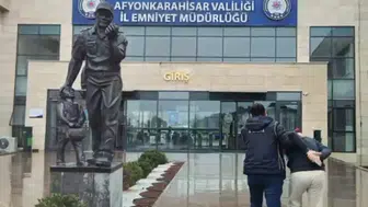 Afyonkarahisar’da nefes kesen yakalama! FETÖ hükümlüsü evindeki gizli bölmede bulundu