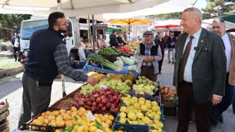 Milletvekili Olgun Bolvadin pazarında esnaf ve vatandaşın sorunlarına kulak verdi