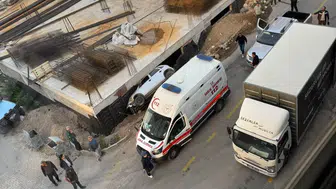 Afyonkarahisar’ın Emirdağ ilçesinde kontrolden çıkan otomobil inşaat temeline düştü: 1 yaralı!
