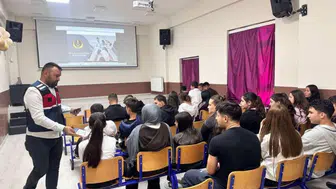 Dinar’da jandarmadan öğrenci ve öğretmenlere dijital dünya uyarısı