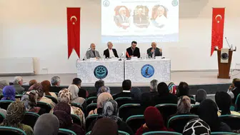 AKÜ’de ilahiyat eğitiminin geleceği konuşuldu