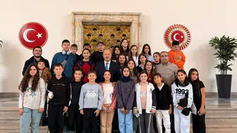 Milletvekili Taytak Afyonlu öğrencileri TBMM’de ağırladı