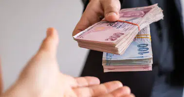 Faizlerde dengeler değişti! 3 yıl sonra bir ilk yaşanıyor: 7 bin TL daha geriledi
