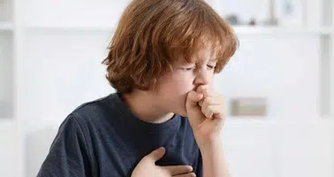 Evde öksürüğü bıçak gibi kesen en etkili doğal yöntemler ve şifalı kür tarifleri!