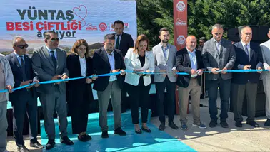 Afyonkarahisar'da YÜNTAŞ Besi Çiftliği hizmete açıldı