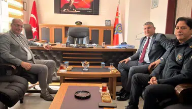 Bolvadin’de görev değişimi öncesi Kaymakam Arıkan’dan, Tayyar Arıkan’a ziyaret