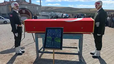 Afyonkarahisar’da acı veda: Uzman Çavuş Ramazan Tınas son yolculuğuna uğurlandı