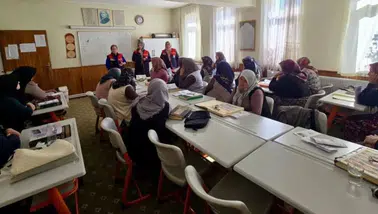 Afyonkarahisar’da kadın çiftçilere zoonoz hastalıklar anlatıldı