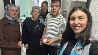 AK Parti Afyonkarahisar Gençlik Kollarından 18 Yaş Sürprizi! Erdoğan’ın Selamı Gençlere Ulaştı