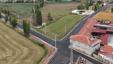 Bolvadin’de 16 milyon TL’lik yol yatırımı: Çiftlik yolları ilk kez asfaltlandı
