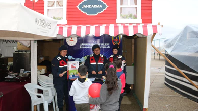 Jandarma açtığı stant ile KADES’i tanıttı
