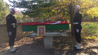 Vefat eden Kore gazisi toprağa verildi