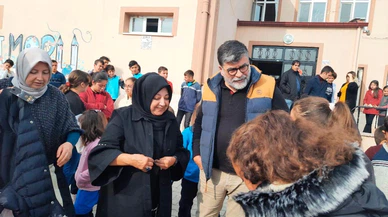 Güçlü Kadınlardan öğrencilere hediye yağmuru