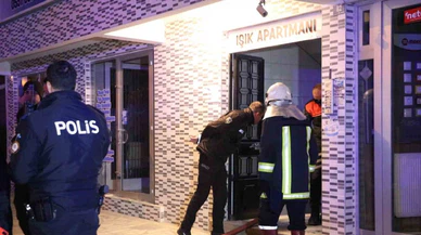 Afyonkarahisar’da Çıkan Yangında 3 Kişi Dumandan Etkilendi
