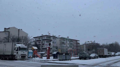 Afyonkarahisar’da kar yağışı etkili oldu