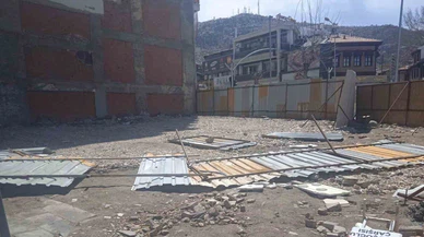 Afyonkarahisar’da Şiddetli Rüzgar Hayatı Olumsuz Etkiledi
