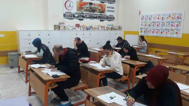 Bu Defa Öğrenciler Değil, Veliler Sınava Girdi